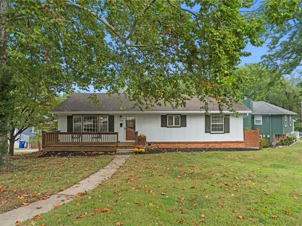8140 W 54th Ter, Overland Park, KS 66202