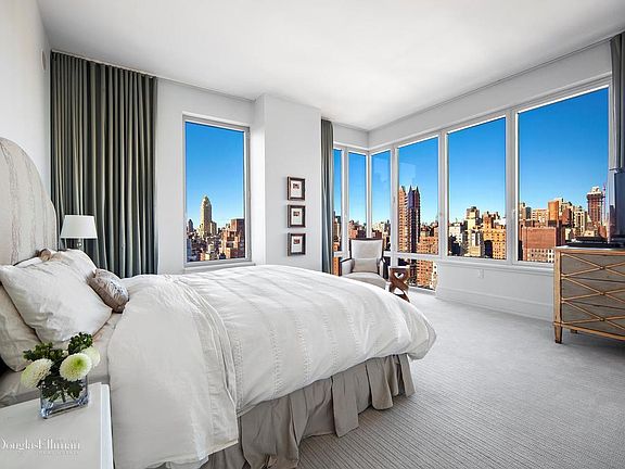 4th image of 255 E 74th St APT 20A