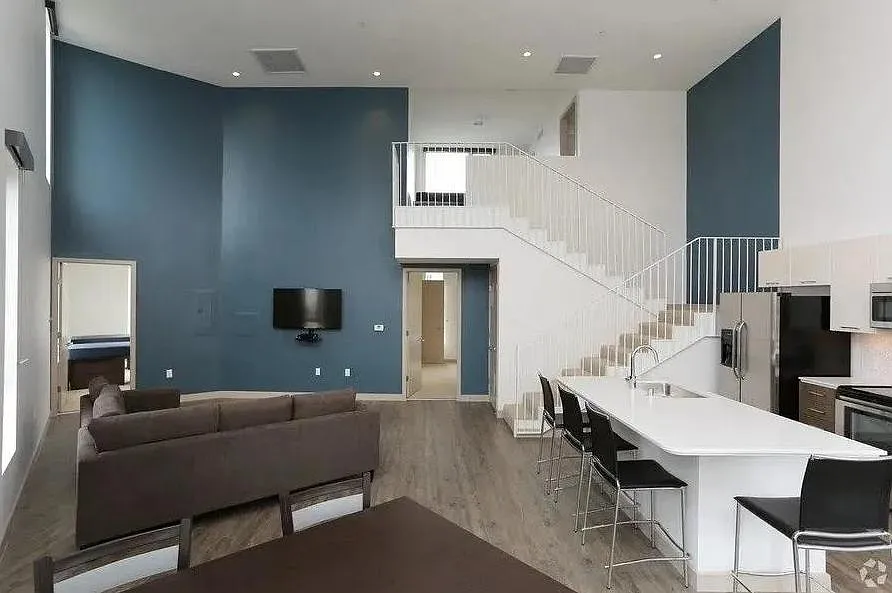 Village Lofts — Photo 4