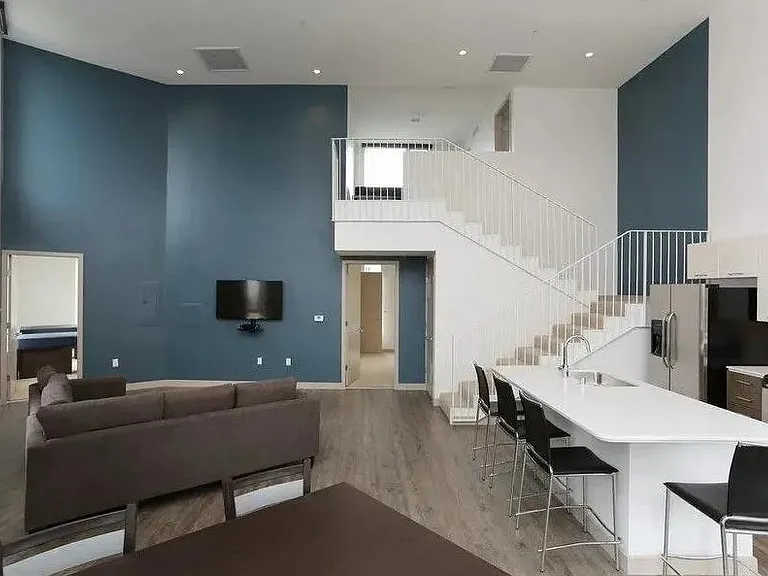Village Lofts — Photo 4