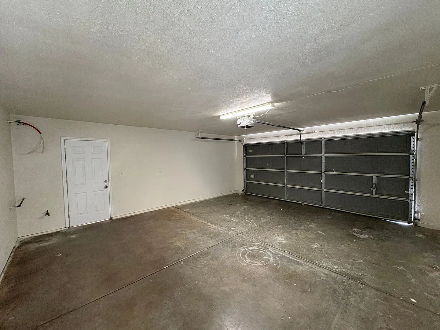 NW Visalia Home Near Shopping Center Rent Ready! — Photo 2