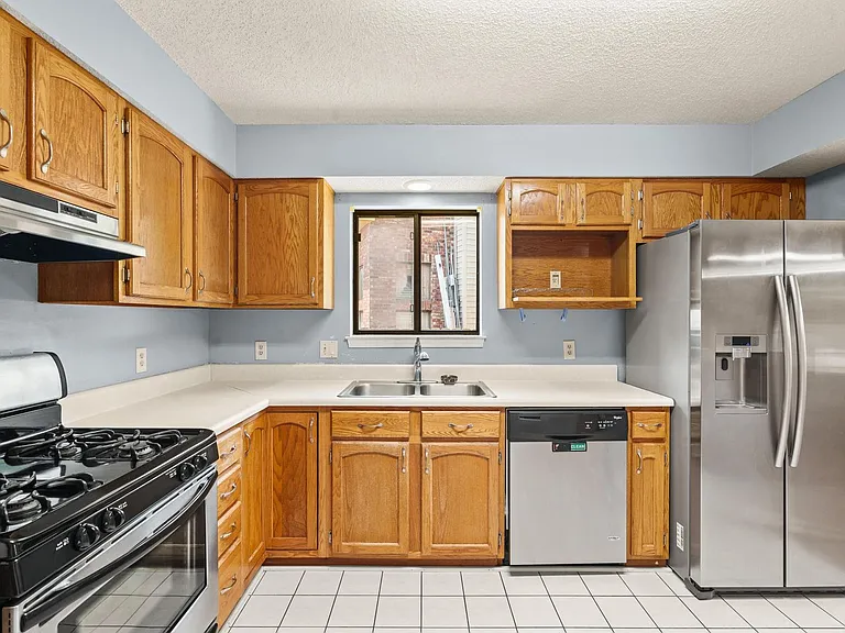 339 Evergreen Ave — Photo 9