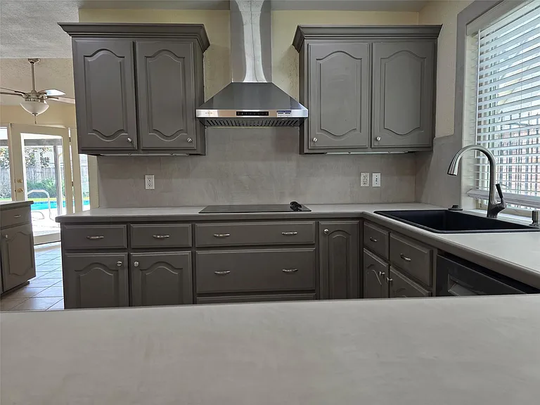 10631 Del Monte Dr — Photo 3