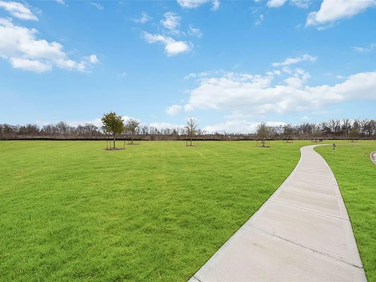 4907 Gentle Creek Ct — Photo 34