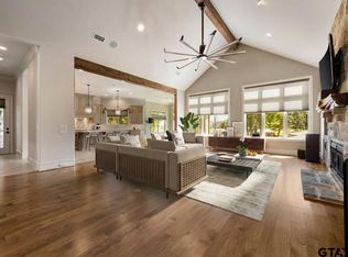 5581 Nancy Dr, Chandler, TX 75758