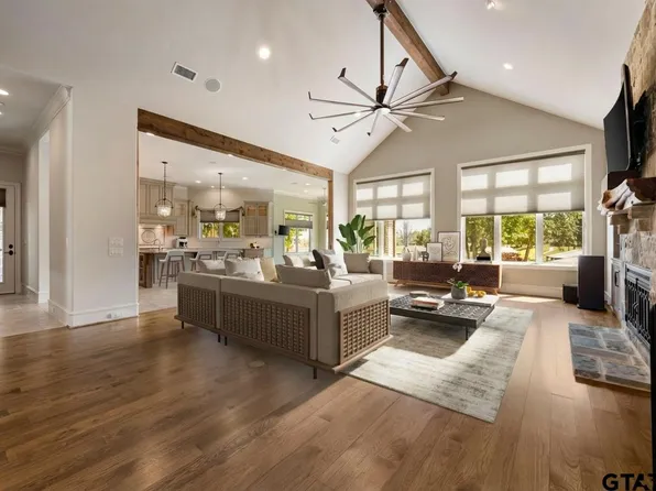 5581 Nancy Dr, Chandler, TX 75758