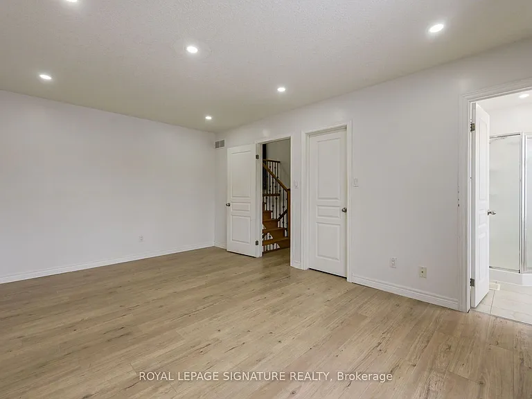 96 Highgate Dr #UPPER LEVEL A — Photo 27