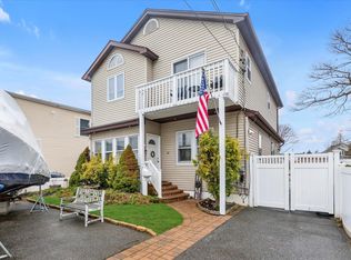 20 Beverly Rd, Wantagh, NY 11793