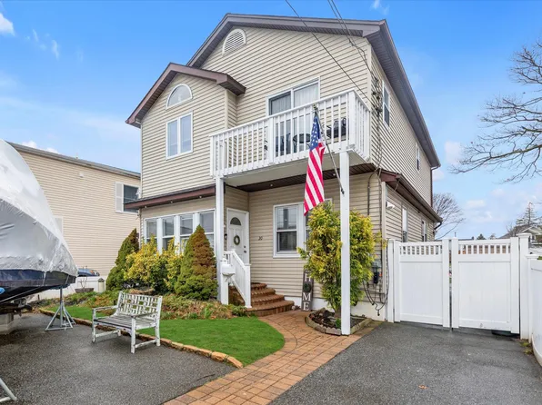 20 Beverly Road, Wantagh, NY 11793