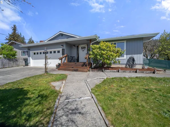 1320 N Gould St, Coquille, OR 97423