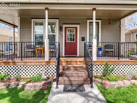 Sit on the front porch and view the mountains!