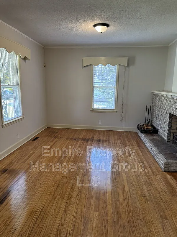 Building Photo - 1313 Campbell St