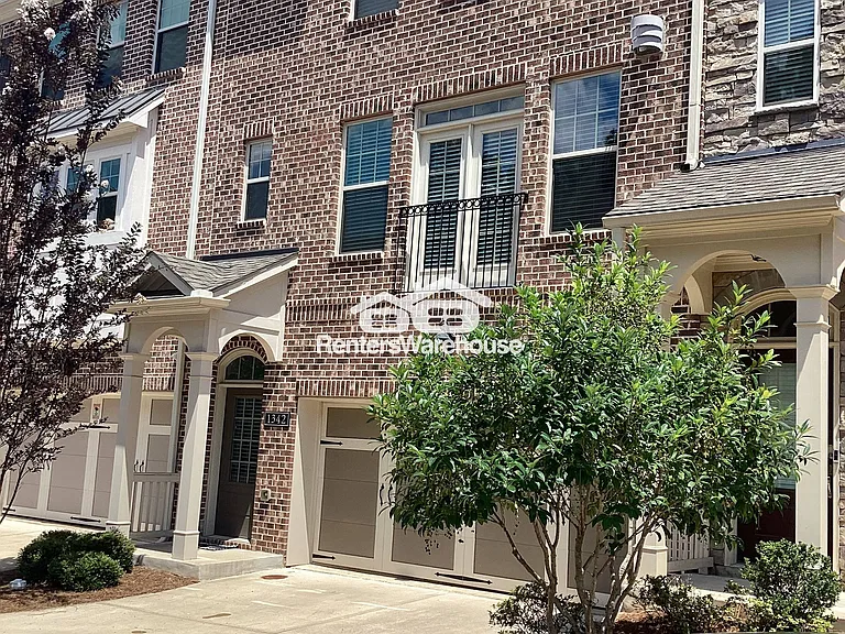 1342 Rosen Rd — Photo 2