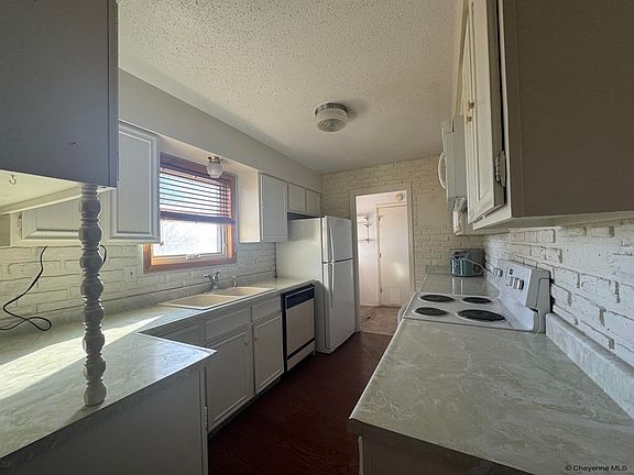 5th image of 908 18th St