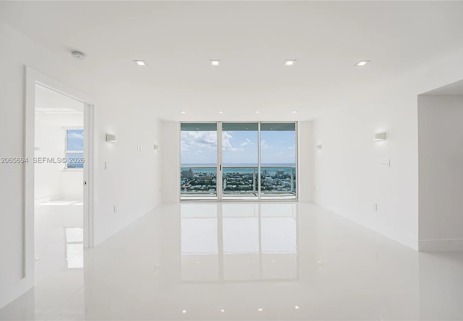 The Floridian Condo — Photo 3