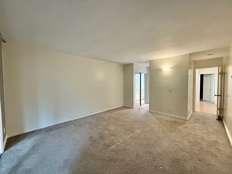 2522 Clairemont Dr #103 — Photo 12