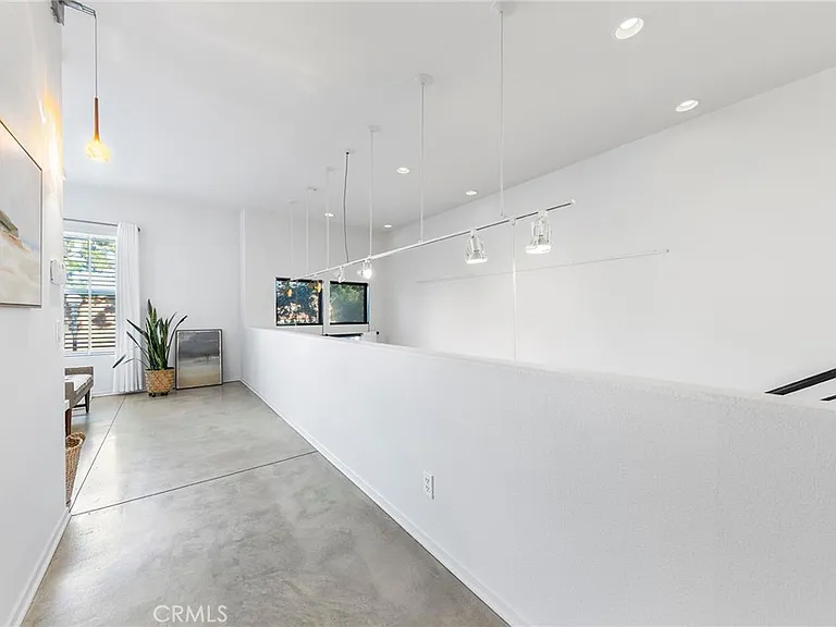 210 N Spurgeon St — Photo 41