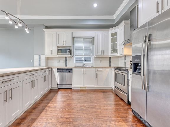 4th image of 7339 191b St