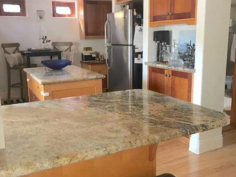 924R Valley Ave — Photo 9