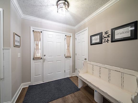 4th image of 33 Honeysuckle Way