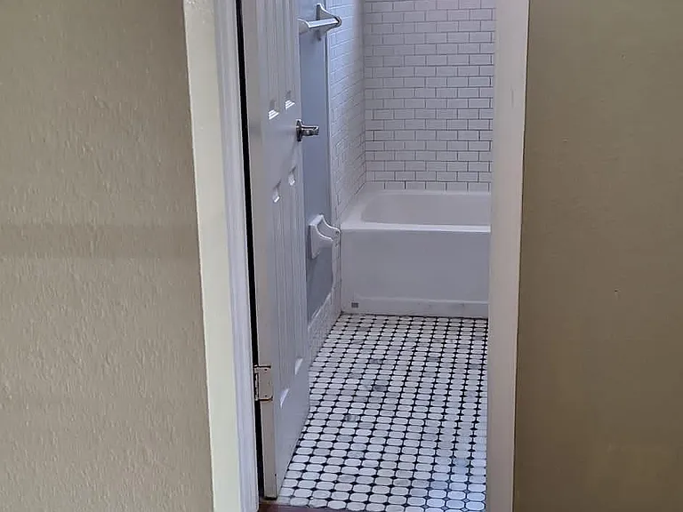 8 W Raymond St — Photo 10