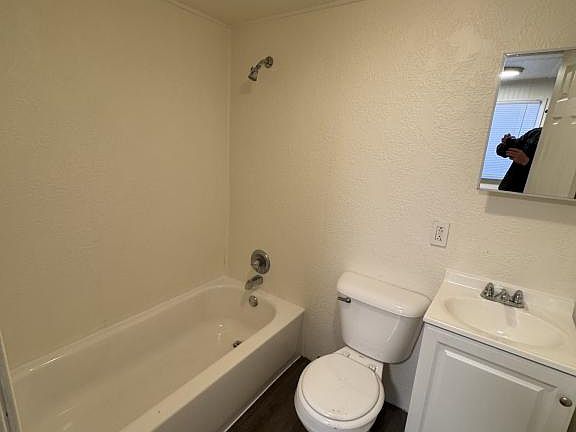 3rd image of 221 W 14th St