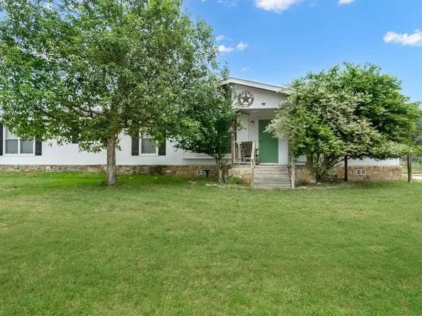 886 Baethge Blvd, Fredericksburg, TX 78624