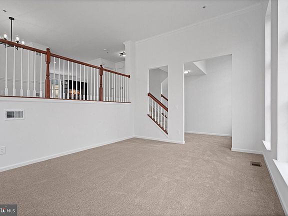 5th image of 921 Pine Forest Ln