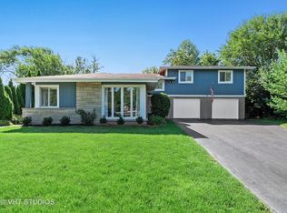 205 Greenfield Dr, Glenview, IL