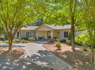 54 Yacht Club Ct, Hartwell, GA 30643