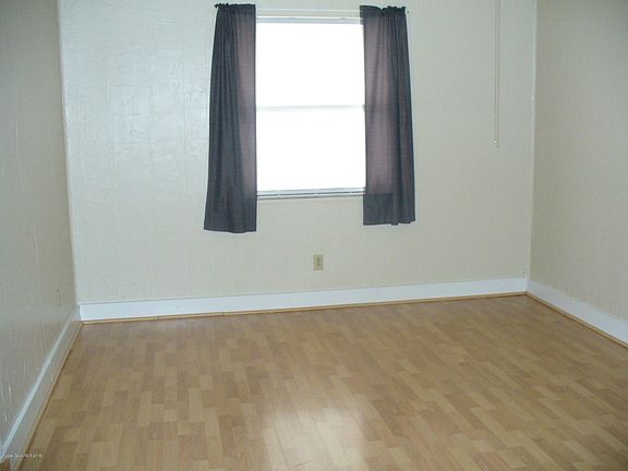 3rd image of 1072 Hermosa Dr