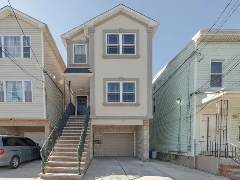 452 Fulton St — Photo 1