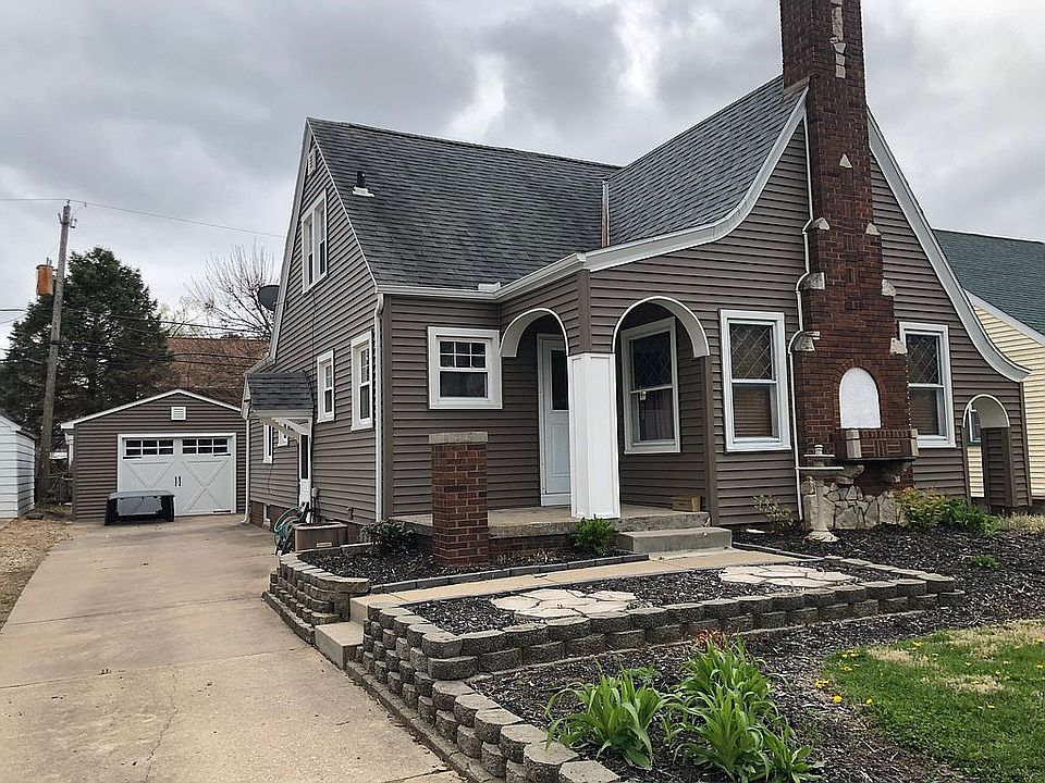 1st image of 1208 E Fairoaks Ave