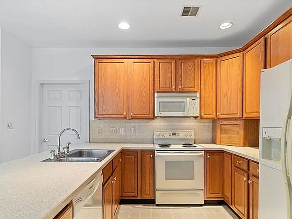 2nd image of 1883 Gregory Pl #A