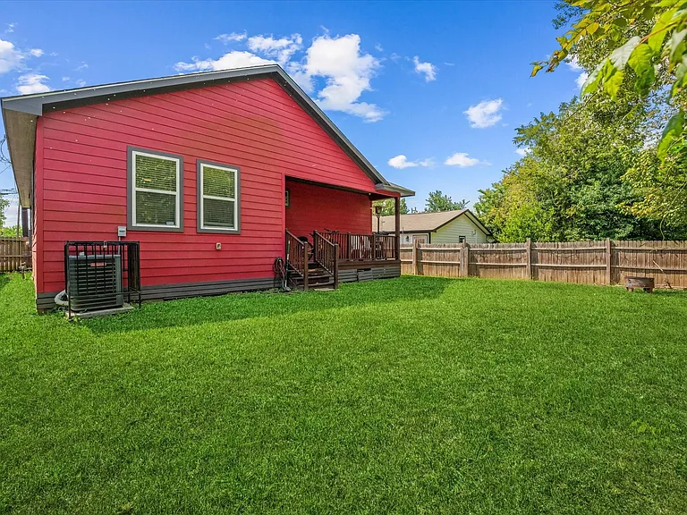 4547 Newberry St — Photo 20