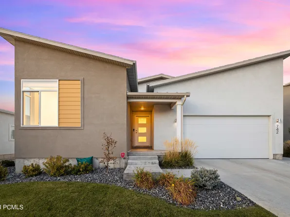742 W Wynwood Dr, Salt Lake City, UT 84123