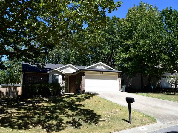 26 Lariat Ct, Little Rock, AR 72211