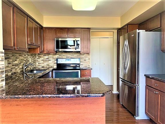 5th image of 4175 Breckenridge Dr #1