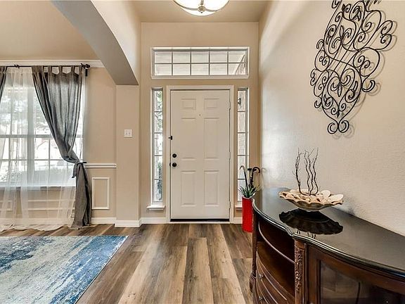 5th image of 8301 Emerald Glen Ln