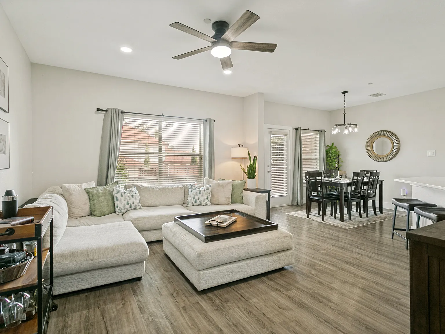 2 bed, 1632 sqft, $2,800 — Photo 1