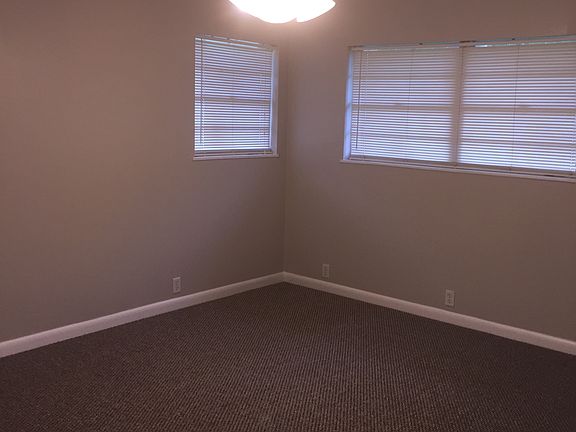 5th image of 345 Bradford Dr