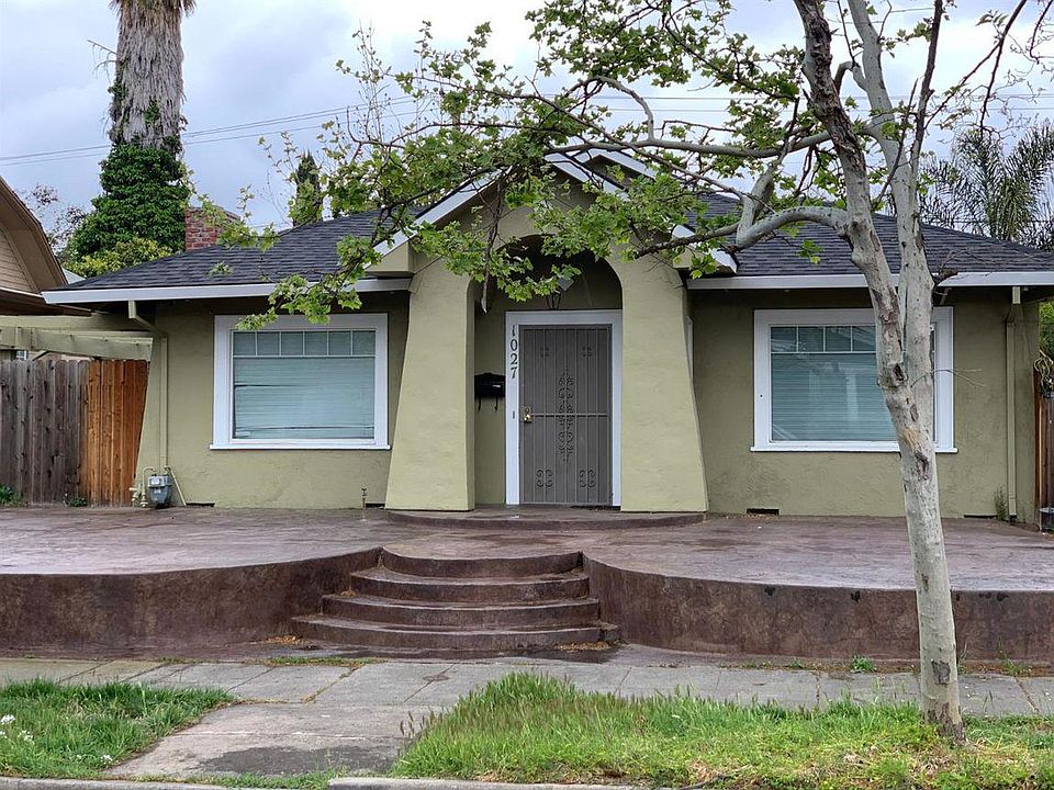 2nd image of 1027 W Harding Way