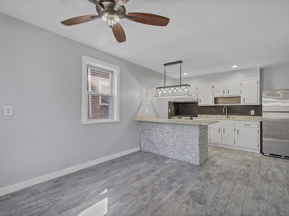 2nd image of 19 Putnam Ave Floor 1