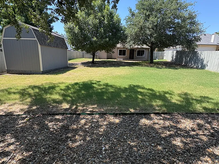 322 Dalhart Dr — Photo 38