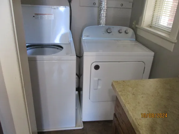 1363 Iowa St, Dubuque, IA