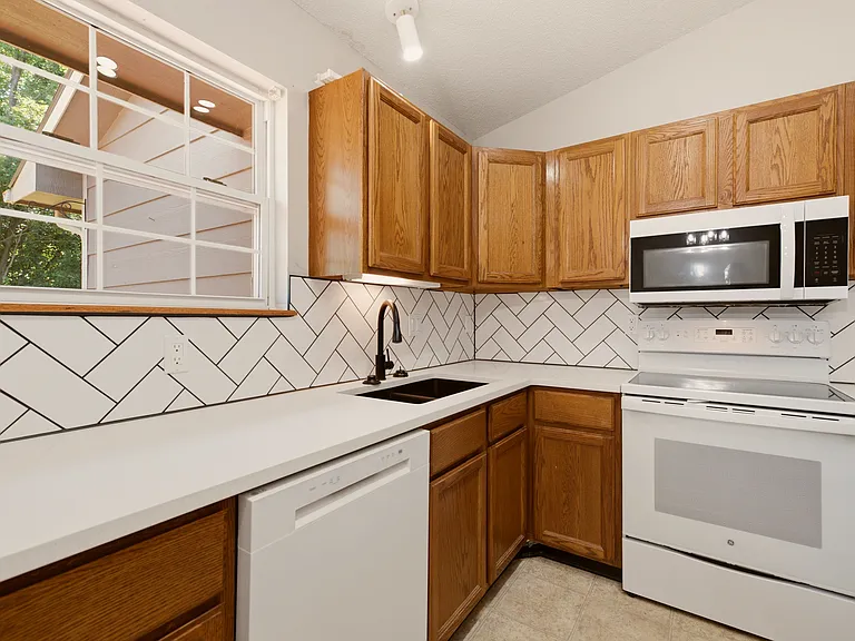 1428 N Rawhide St — Photo 27