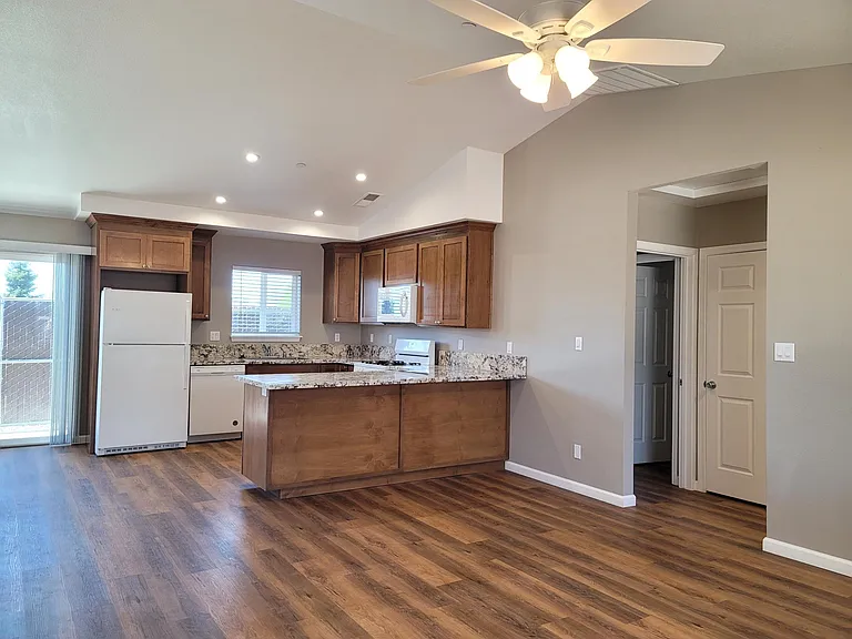5503 Longview Dr #C — Photo 5