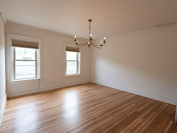 5th image of 226 Pleasant St #5