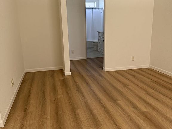 3rd image of 1326 W Carson St APT 113