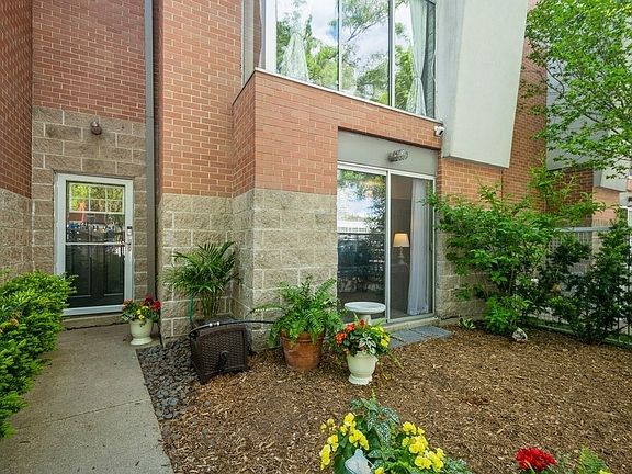 2nd image of 1920 S Federal St Unit B